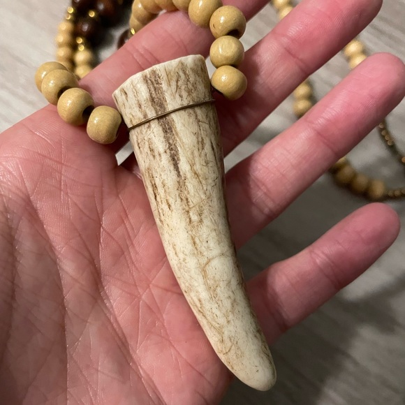 Necklace - Picture 2 of 3